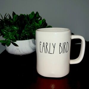 Rae Dunn Mug in great condition!!